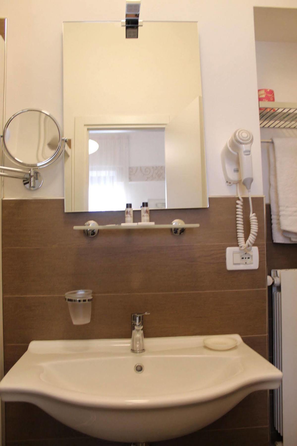 Hotel La Pace San Mauro Torinese Extérieur photo